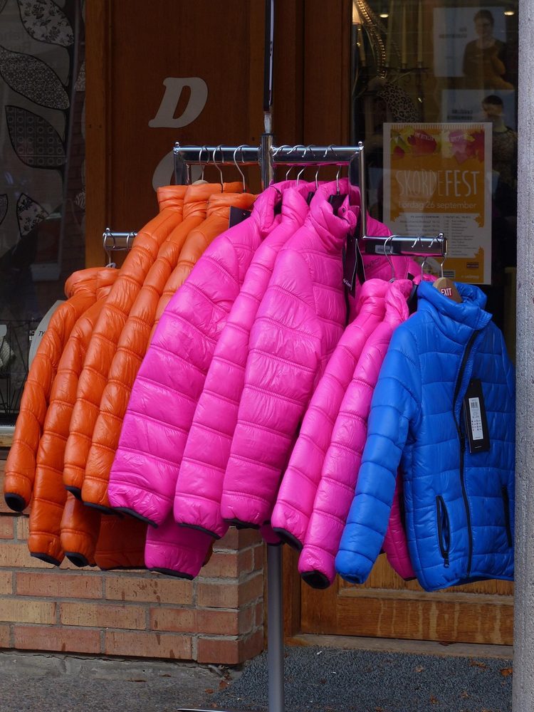 Puffer Jackets and Vests: How to Choose the Right Warmth